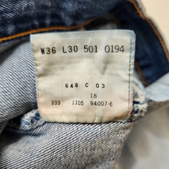 Levis Mens Vintage 90s 501 Button Fly Medium Wash Straight Leg Jeans-Size 36x30 - Picture 11 of 11